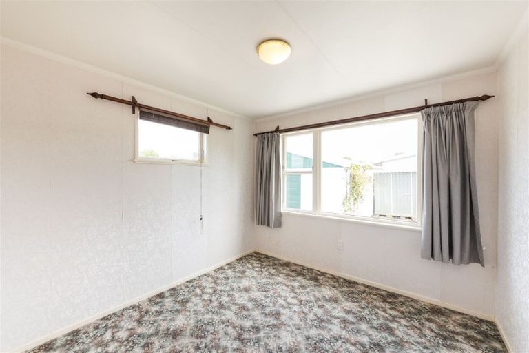 Photo of property in 1 Charwell Place, Highbury, Palmerston North, 4412