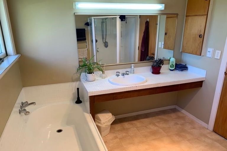 Photo of property in 12 Gloaming Place, Sockburn, Christchurch, 8042