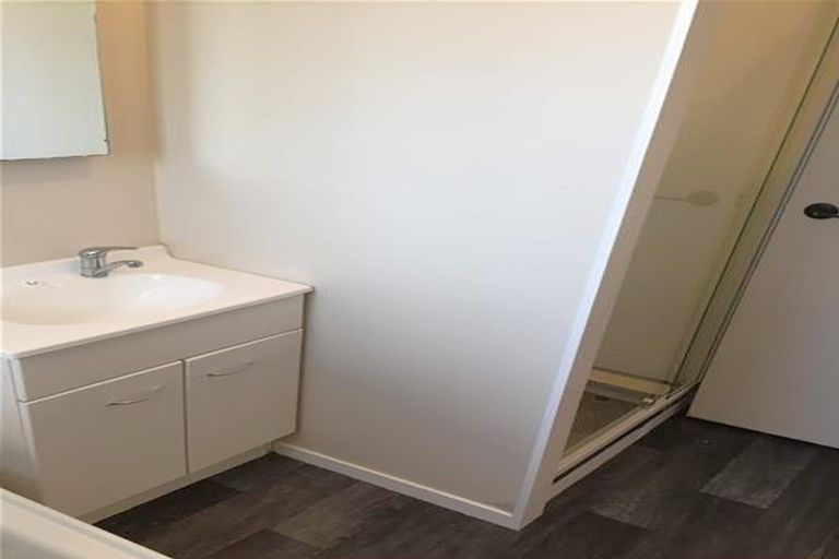 Photo of property in 16 Jeffares Place, Taradale, Napier, 4112