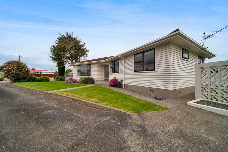 Photo of property in 17 Murray Avenue, Hawera, 4610