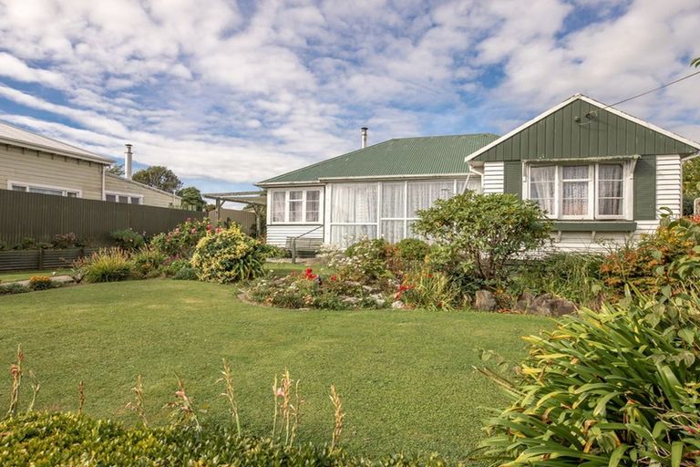 Photo of property in 253 Palmerston Street, Westport, 7825