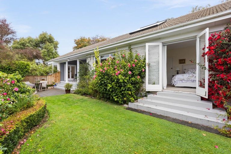 Photo of property in 22 Hunters Hill, Havelock North, 4130