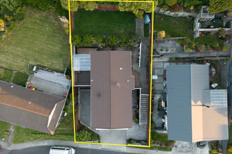 Photo of property in 17 Rice Crescent, Newlands, Wellington, 6037