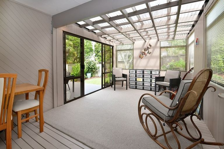 Photo of property in 11 Rosario Crescent, Red Beach, 0932