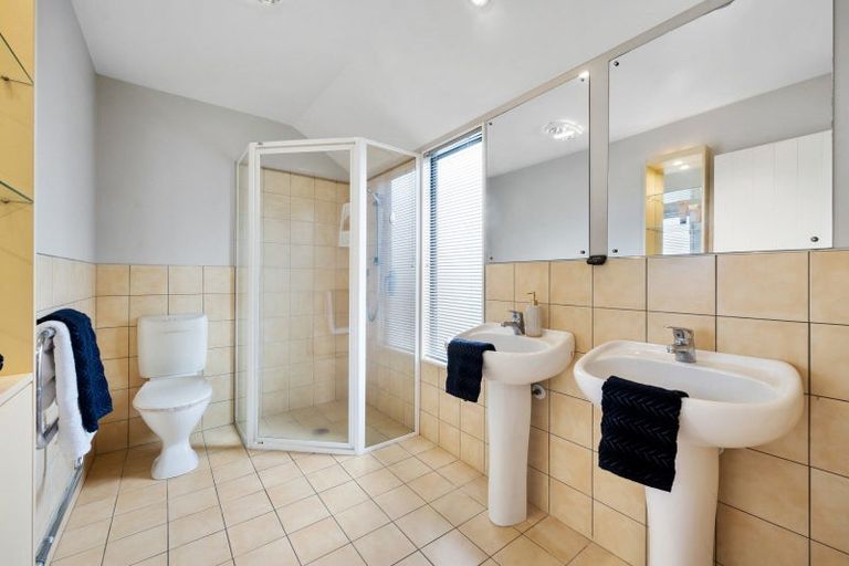 Photo of property in 27 Lansell Drive, East Tamaki Heights, Auckland, 2016