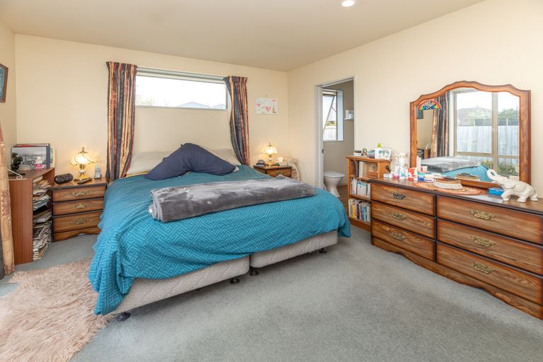 Photo of property in 24 Rochester Crescent, Rolleston, 7614