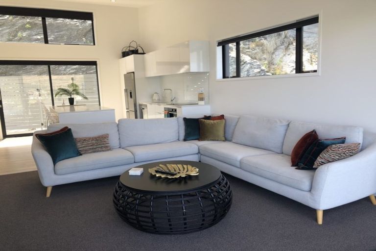 Photo of property in 17 Highlands Close, Queenstown, 9300