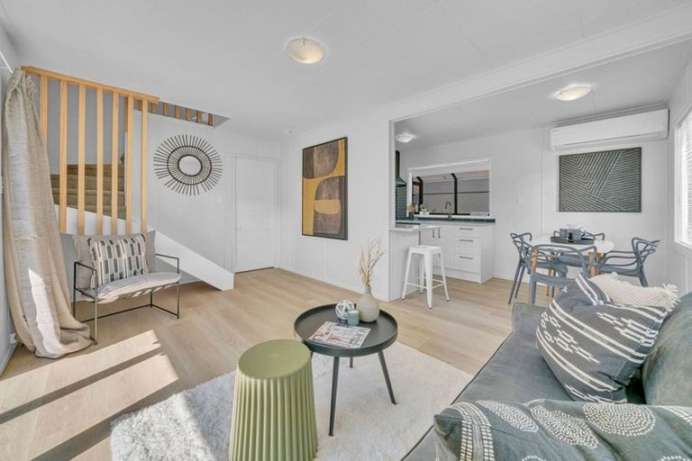 Photo of property in 2/40 Rosella Road, Mangere East, Auckland, 2024