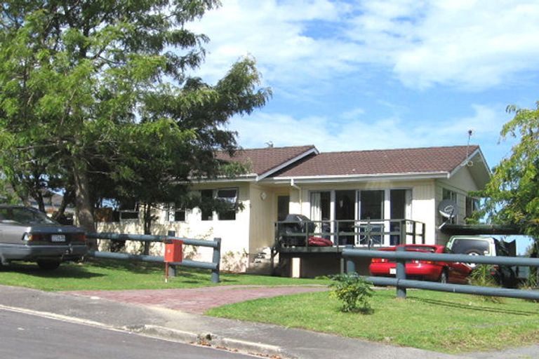 Photo of property in 4 Jarrah Place, Massey, Auckland, 0614