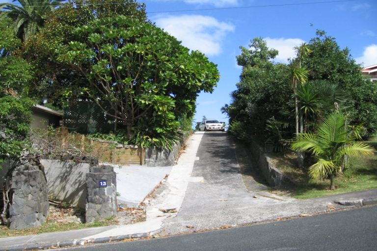 Photo of property in 13 Glade Place, Birkenhead, Auckland, 0626