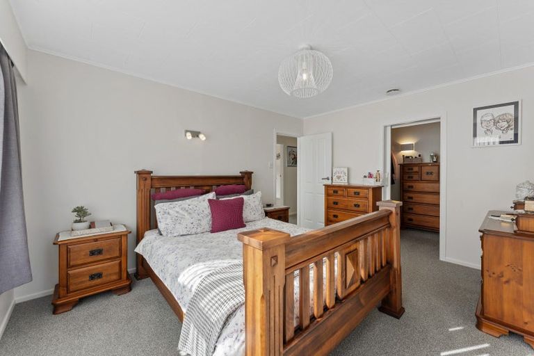 Photo of property in 37 Holland Street, Wainuiomata, Lower Hutt, 5014