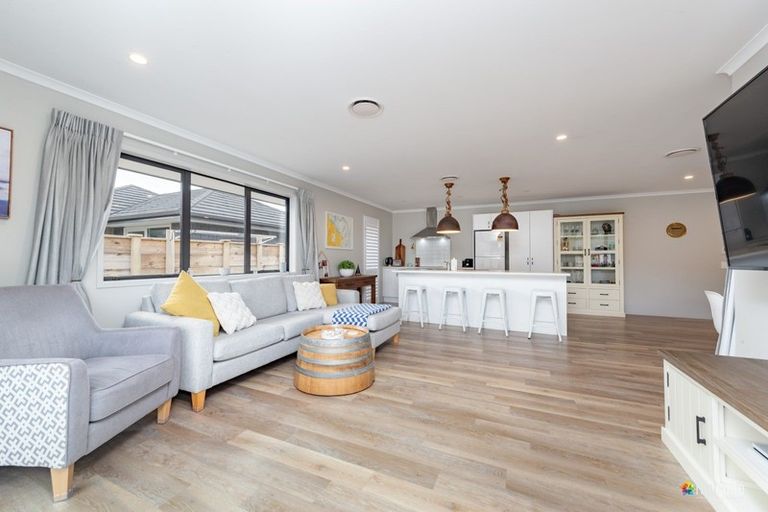 Photo of property in 9 Shearwater Lane, Whitby, Porirua, 5024