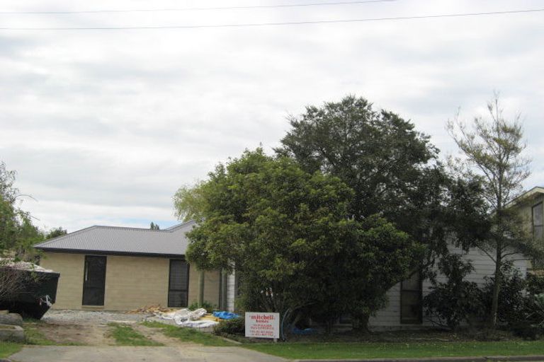 Photo of property in 42 Gladstone Road, Woodend, 7610