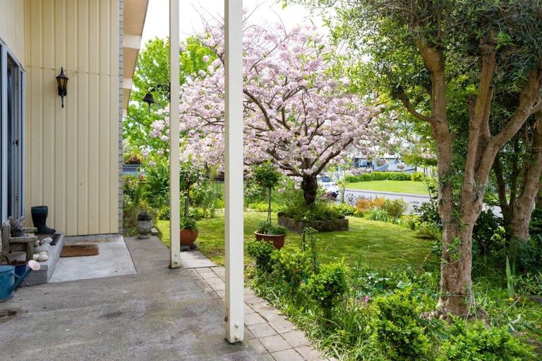 Photo of property in 14 Sutton Avenue, Clive, 4102