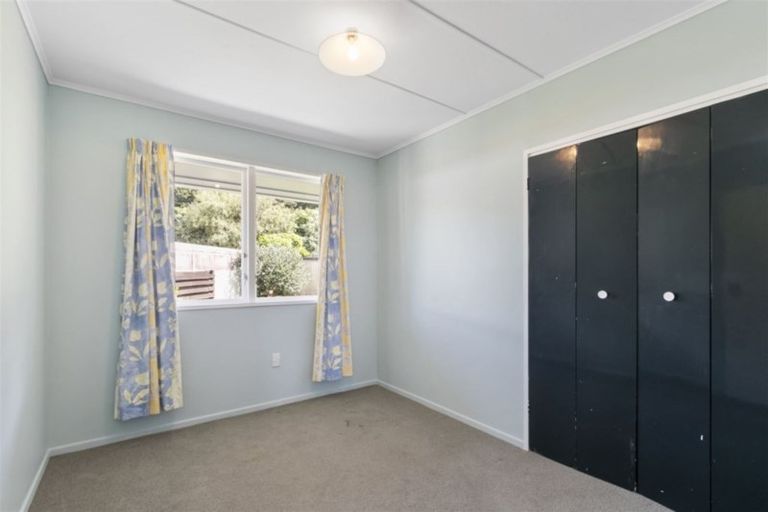 Photo of property in 18 Kumeroa Grove, Wainuiomata, Lower Hutt, 5014