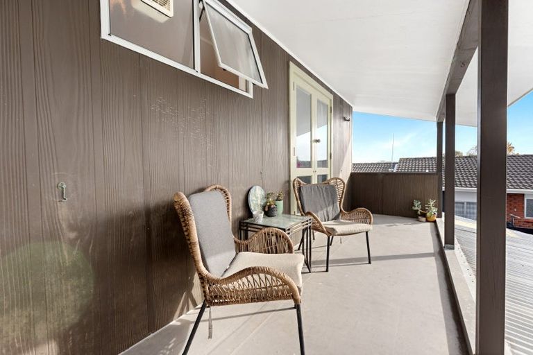 Photo of property in 19 Hillcrest Drive, Kelvin Grove, Palmerston North, 4414