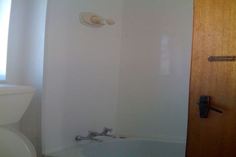 Photo of property in 74f5 Freyberg Street, Lyall Bay, Wellington, 6022