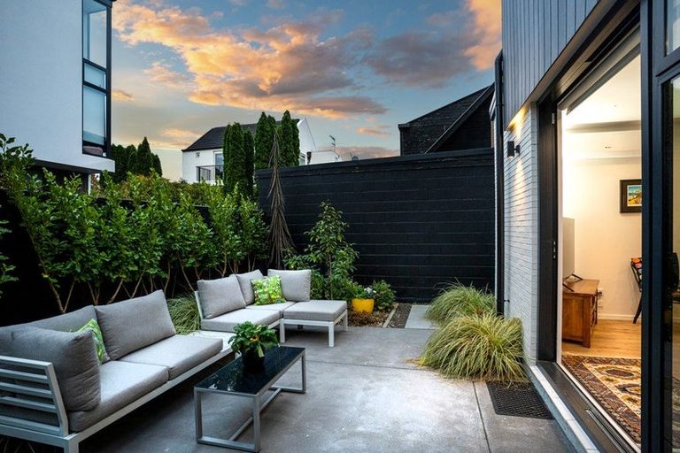 Photo of property in 2/57 Carlton Mill Road, Merivale, Christchurch, 8014
