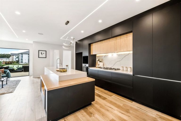 Photo of property in 13 Downpatrick Drive, Flat Bush, Auckland, 2019