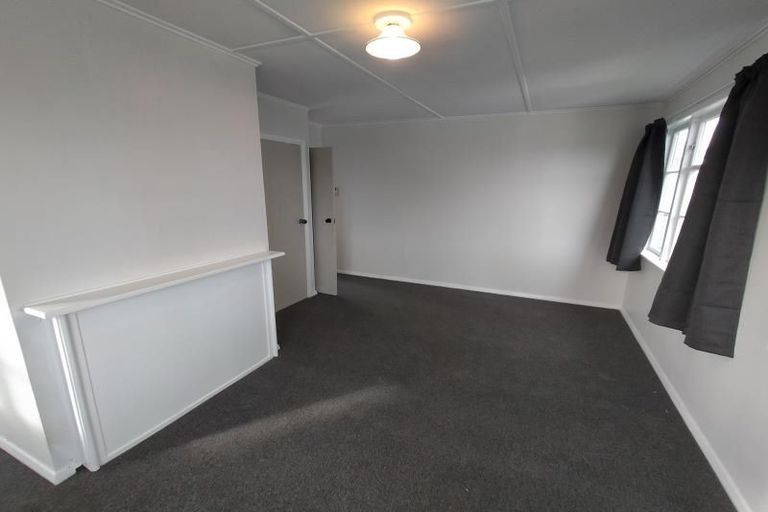 Photo of property in 35-37 Goldsmith Crescent, Levin, 5510