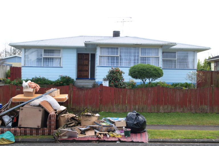 Photo of property in 12 Lachlan Place, Favona, Auckland, 2024