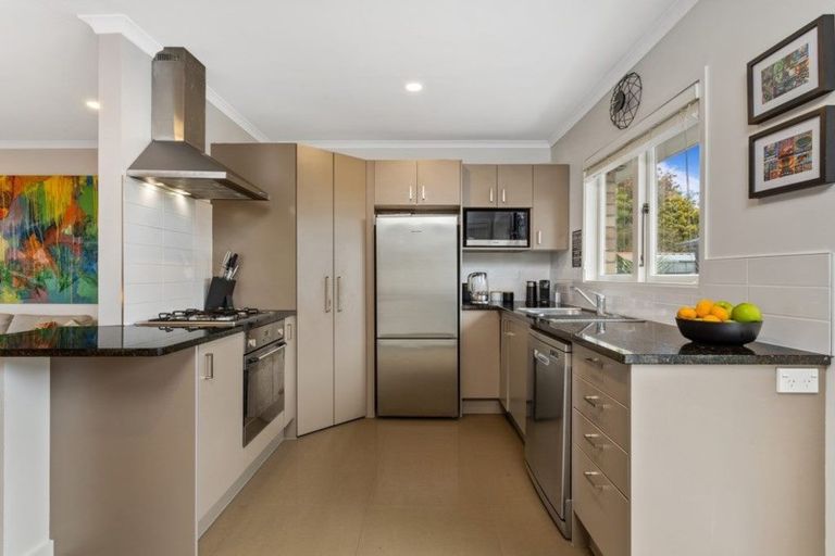 Photo of property in 22 Kervil Avenue, Te Atatu Peninsula, Auckland, 0610