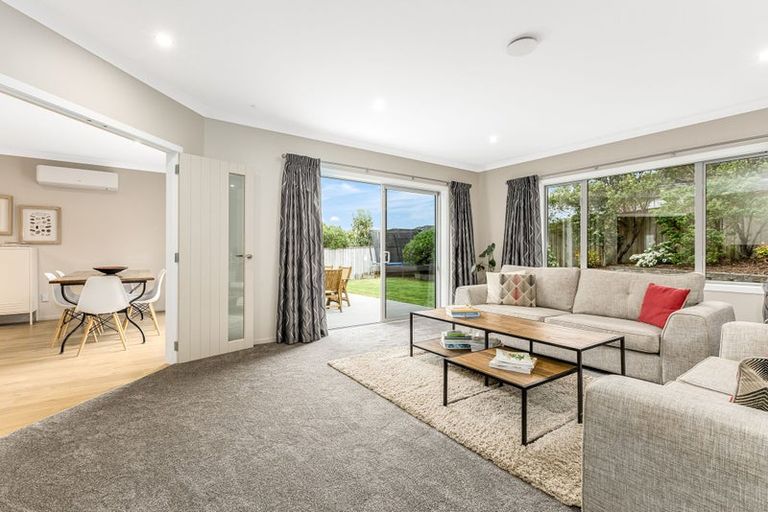 Photo of property in 4 Peel Lane, Aotea, Porirua, 5024