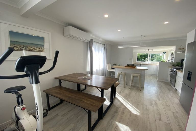 Photo of property in 19 Tahi Terrace, Glen Eden, Auckland, 0602