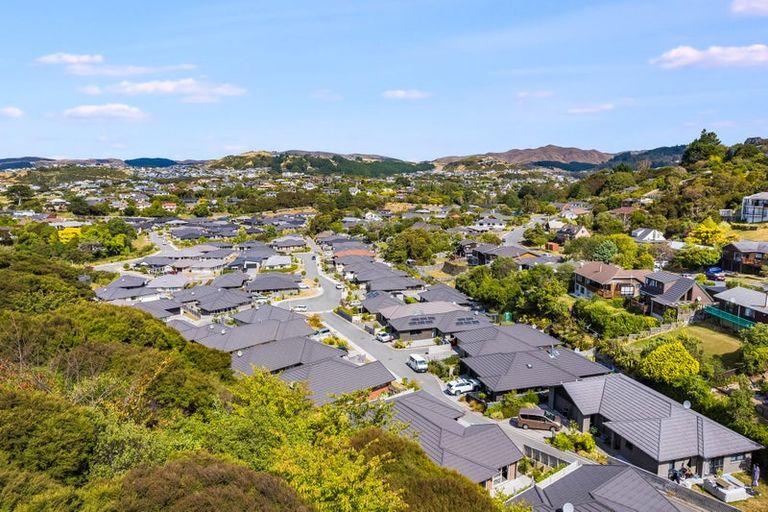 Photo of property in 34 Mooring Close, Whitby, Porirua, 5024