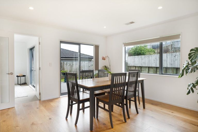 Photo of property in 77 Grenada Drive, Grenada Village, Wellington, 6037