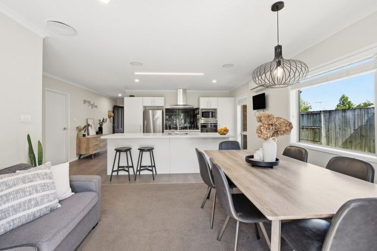 Photo of property in 11 Barometer Way, Pyes Pa, Tauranga, 3112