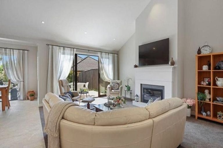 Photo of property in 8 Francesco Drive, Karaka, Papakura, 2113