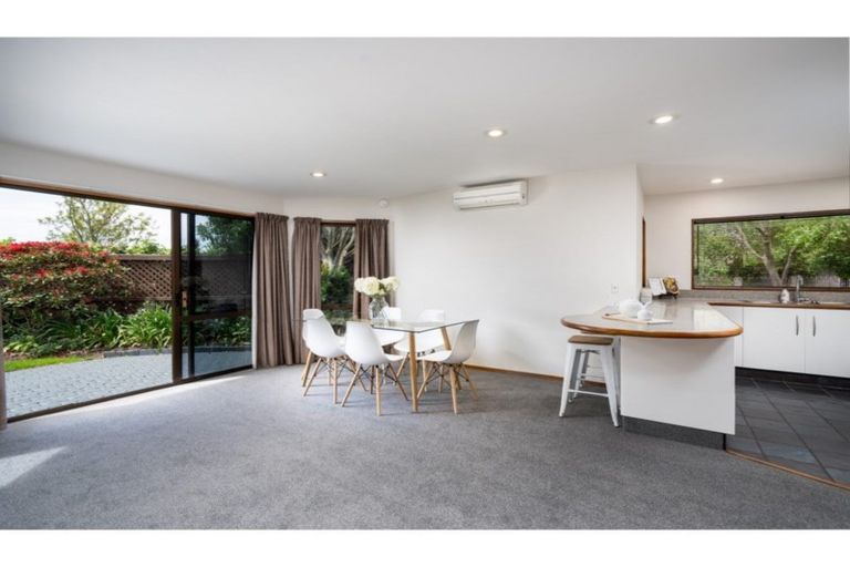 Photo of property in 51 Westgrove Avenue, Avonhead, Christchurch, 8042