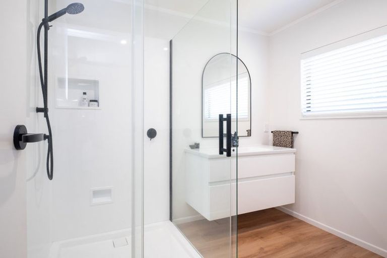 Photo of property in 1 Lowther Place, Taradale, Napier, 4112