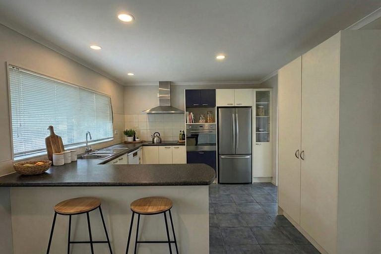 Photo of property in 8 Camith Close, Flat Bush, Auckland, 2016