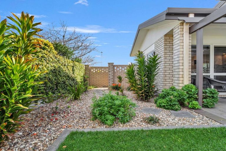 Photo of property in 21 Beachwater Drive, Papamoa Beach, Papamoa, 3118