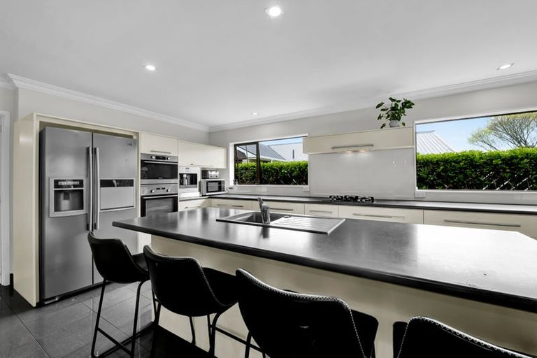 Photo of property in 74 Rata Street, Hawera, 4610