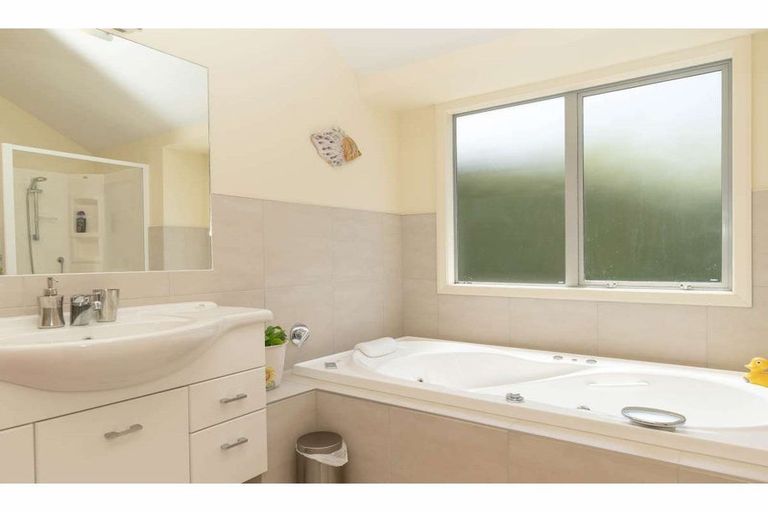 Photo of property in 19 Newton Watts Drive, Kerikeri, 0294