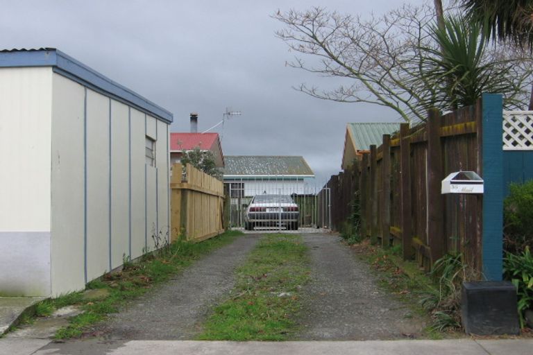 Photo of property in 35 Peter Hall Drive, Kelvin Grove, Palmerston North, 4414