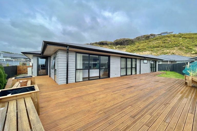 Photo of property in 12 Schooner Drive, Whitby, Porirua, 5024