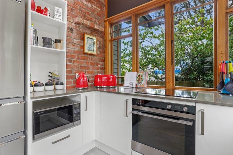 Photo of property in 222 Edgeware Road, Edgeware, Christchurch, 8013