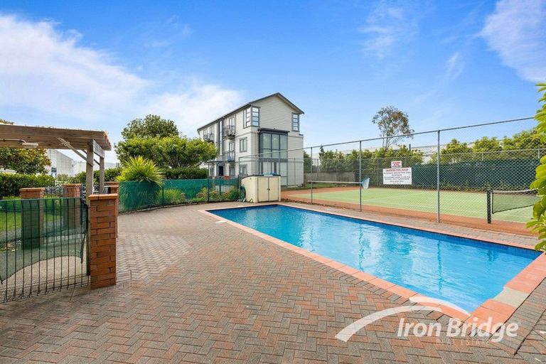 Photo of property in 4m/10 Crown Lynn Place, New Lynn, Auckland, 0600