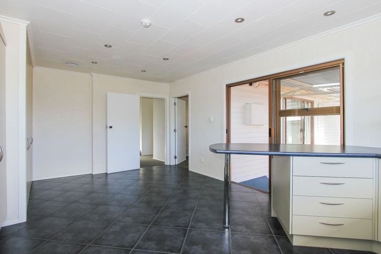 Photo of property in 65 Te Kanawa Crescent, Henderson, Auckland, 0610