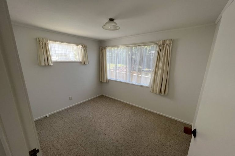 Photo of property in 27 Halberg Street, Glenfield, Auckland, 0629