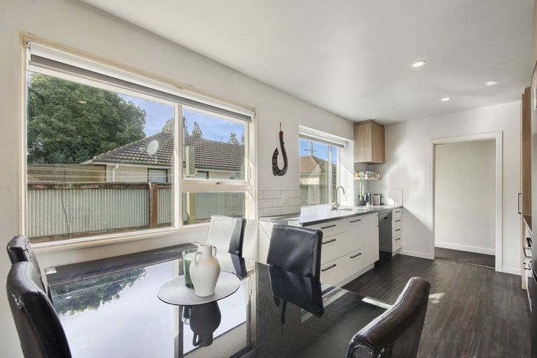 Photo of property in 24 Woodend Road, Woodend, 7610