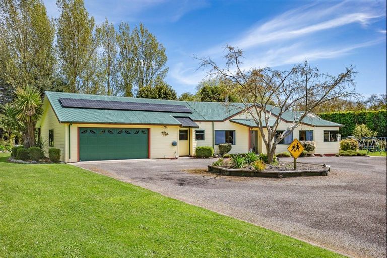 Photo of property in 9 Tui Glen Drive, Levin, 5571