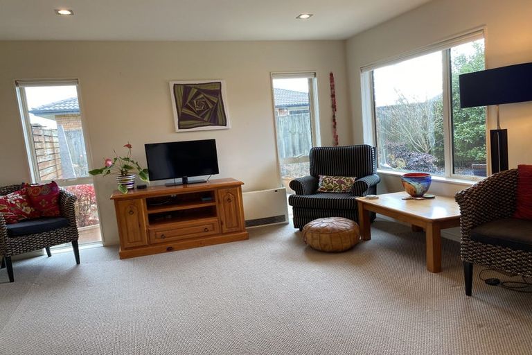 Photo of property in 32 Carroll Place, Owhata, Rotorua, 3010