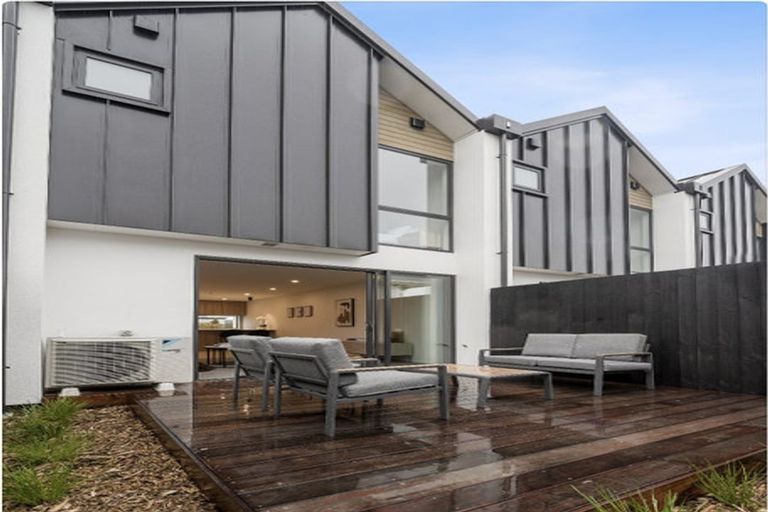 Photo of property in 2/27 Purchas Street, St Albans, Christchurch, 8014
