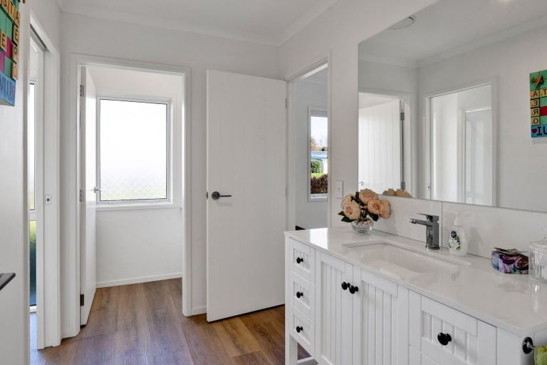 Photo of property in 60 Turangi Road, Motunui, Waitara, 4383