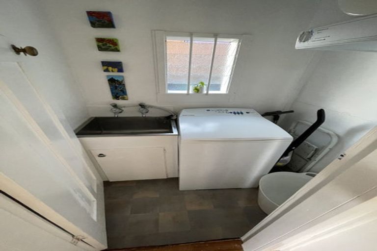 Photo of property in 9 Copley Street, New Lynn, Auckland, 0600